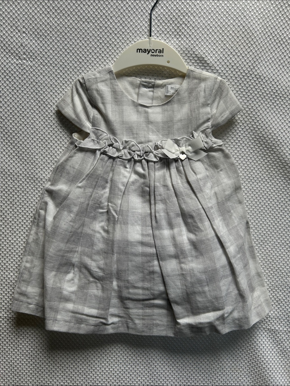 Mayoral Gray & White Cotton/Linen Dress with Front Ruffle and Bow. 12 months NWT